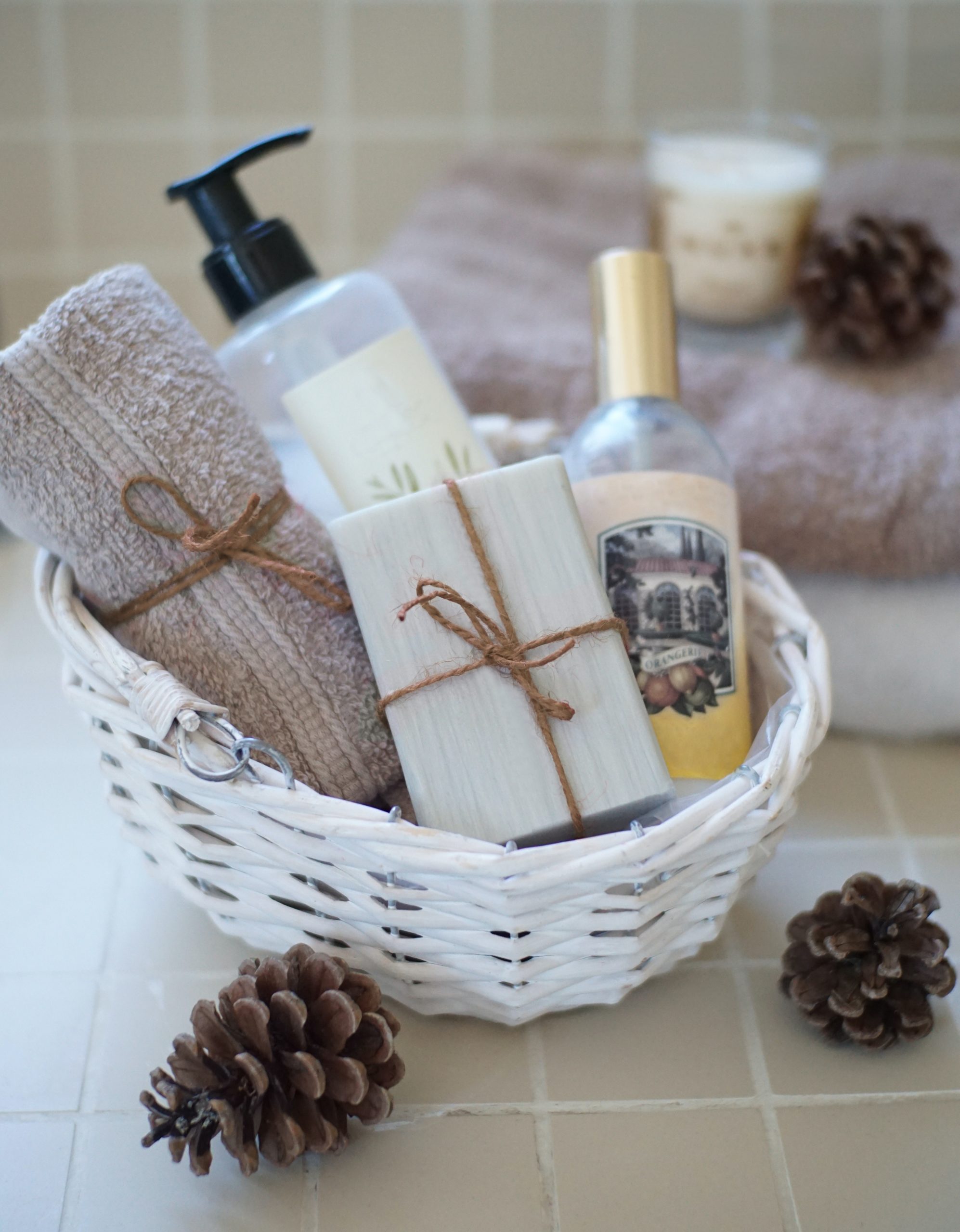 How to Make a Cheap Spa Basket for a Teen Girl Birthday Gift
